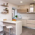 Beautiful Cozy Near Nazare, Leiria&batalha *