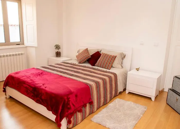 Beautiful Cozy Near Nazare, Leiria&batalha Vakantiehuis