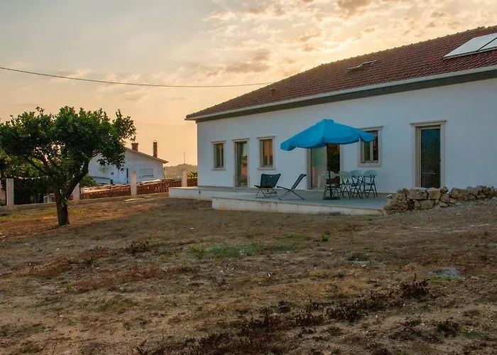 Beautiful Cozy Near Nazare, Leiria&batalha Vakantiehuis Juncal (Leiria)